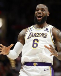sportmusang.com- 詹姆斯伤退湖人遭遇两连败  